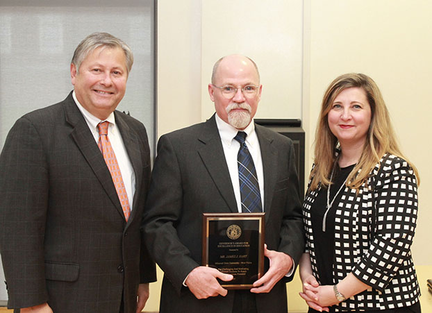 GOCAT assistant professor Jim Hart recieves award for Education Excellence.